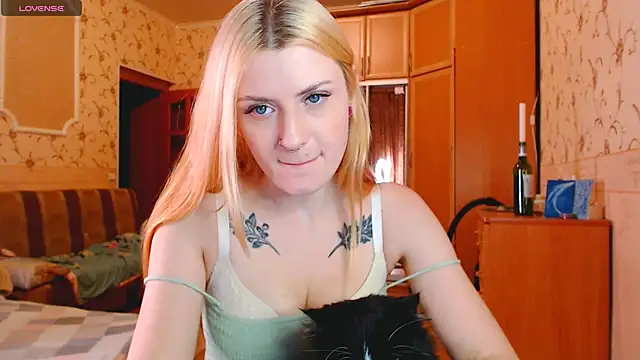 MarySweetness online show from February 12, 4:44 pm