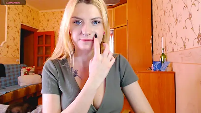 MarySweetness online show from March 11, 11:01 am