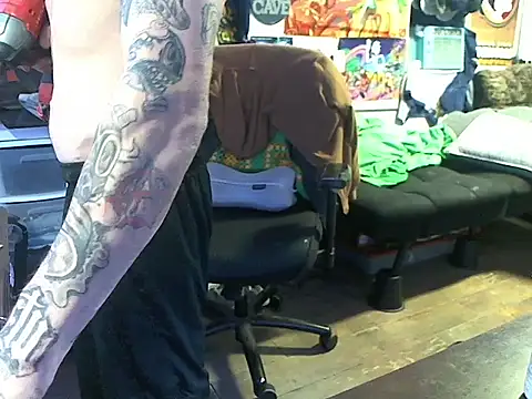 Snapshot of CloudDadddyyy420 chatting on January 31, 2:49 pm CloudDadddyyy420 online show from January 31, 2:49 pm