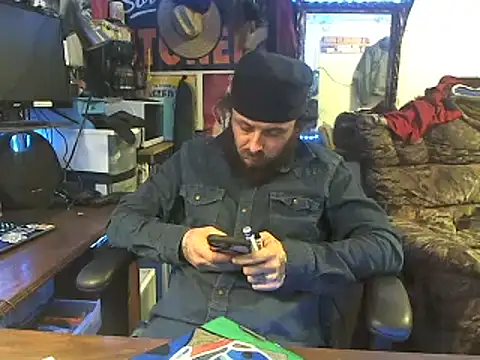 Snapshot of CloudDadddyyy420 chatting on September 9, 7:41 am CloudDadddyyy420 online show from September 9, 7:41 am