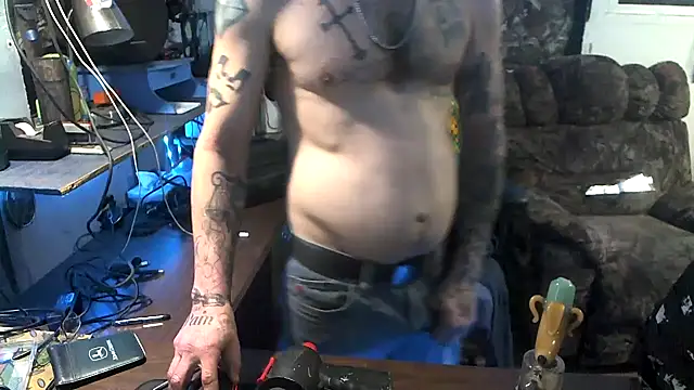 Snapshot of CloudDadddyyy420 chatting on December 5, 1:20 pm CloudDadddyyy420 online show from December 5, 1:20 pm