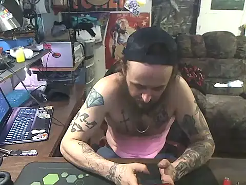 Snapshot of CloudDadddyyy420 chatting on December 13, 7:53 pm CloudDadddyyy420 online show from December 13, 7:53 pm