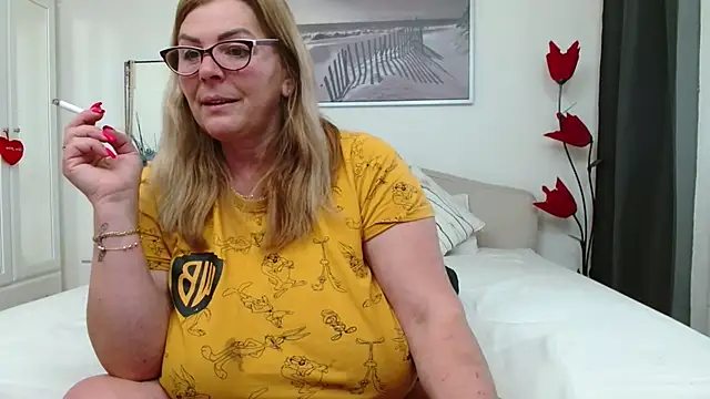 YulliaMilf online show from May 2, 9:58 am