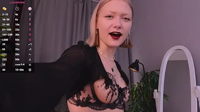 Snapshot of _Rude_Girl_ chatting on December 6, 3:22 pm Rude Girl online show from December 6, 3:22 pm