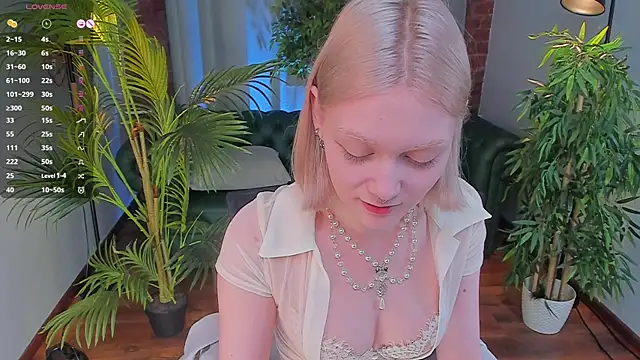 Snapshot of _Rude_Girl_ chatting on January 15, 2:56 pm Rude Girl online show from January 15, 2:56 pm