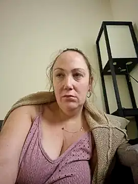 Snapshot of Wisie_Cutie chatting on December 8, 1:03 pm Wisie Cutie online show from December 8, 1:03 pm