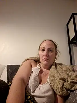 Snapshot of Wisie_Cutie chatting on December 10, 10:47 pm Wisie Cutie online show from December 10, 10:47 pm