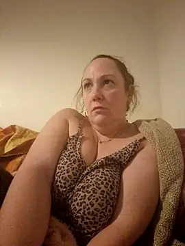 Snapshot of Wisie_Cutie chatting on February 5, 10:33 pm Wisie Cutie online show from February 5, 10:33 pm