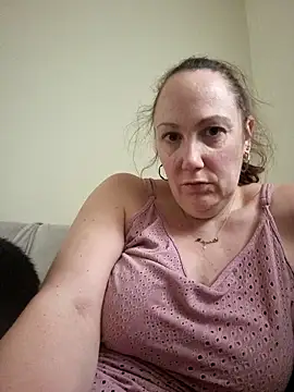 Snapshot of Wisie_Cutie chatting on February 24, 3:20 pm Wisie Cutie online show from February 24, 3:20 pm
