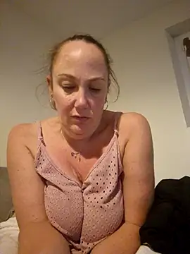 Snapshot of Wisie_Cutie chatting on October 17, 10:56 pm Wisie Cutie online show from October 17, 10:56 pm