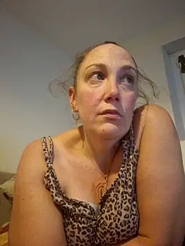 Snapshot of Wisie_Cutie chatting on November 4, 10:53 pm Wisie Cutie online show from November 4, 10:53 pm