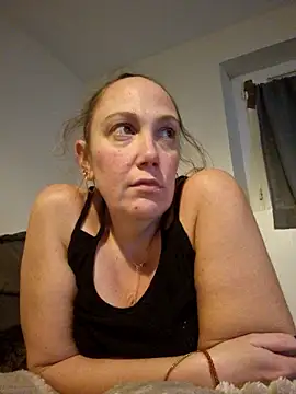 Snapshot of Wisie_Cutie chatting on November 18, 11:15 pm Wisie Cutie online show from November 18, 11:15 pm