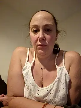 Snapshot of Wisie_Cutie chatting on December 1, 10:59 pm Wisie Cutie online show from December 1, 10:59 pm