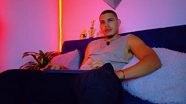 Snapshot of rick03_leto chatting on October 20, 4:24 am rick03 leto online show from October 20, 4:24 am