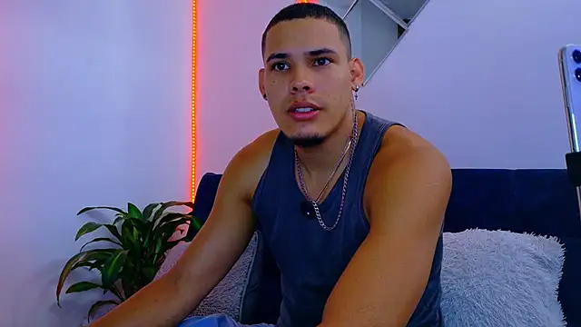 Snapshot of rick03_leto chatting on October 20, 7:03 pm rick03 leto online show from October 20, 7:03 pm