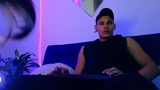 Snapshot of rick03_leto chatting on November 14, 3:38 am rick03 leto online show from November 14, 3:38 am