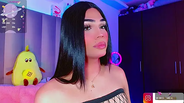 AiishaRose online show from March 18, 1:09 pm