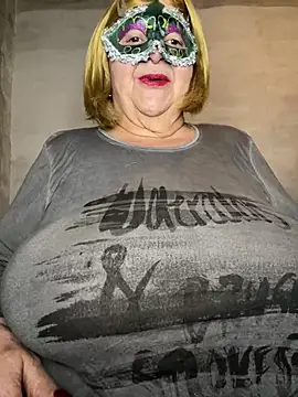 mariannecox online show from December 17, 10:32 pm