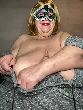 mariannecox online show from December 18, 8:36 pm