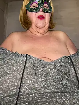 mariannecox online show from February 12, 6:40 pm