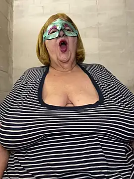 mariannecox online show from February 23, 9:05 pm