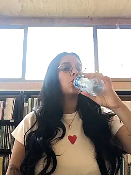 Snapshot of Annya-sweet chatting on October 22, 2:28 pm Annya-sweet online show from October 22, 2:28 pm