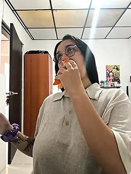 Snapshot of Annya-sweet chatting on November 10, 3:00 pm Annya-sweet online show from November 10, 3:00 pm