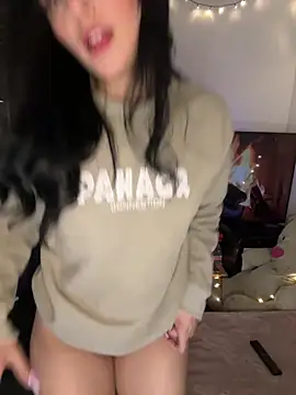 Snapshot of salome_polaniiee chatting on February 4, 6:25 am salome polaniiee online show from February 4, 6:25 am