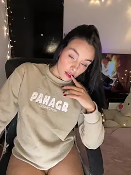 Snapshot of salome_polaniiee chatting on February 6, 6:18 am salome polaniiee online show from February 6, 6:18 am