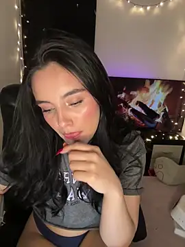 Snapshot of salome_polaniiee chatting on February 8, 6:54 am salome polaniiee online show from February 8, 6:54 am