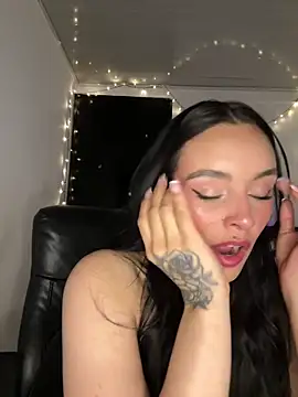 Snapshot of salome_polaniiee chatting on February 12, 8:38 am salome polaniiee online show from February 12, 8:38 am