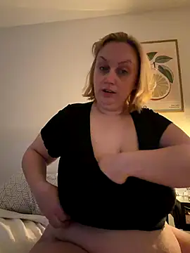 BBW Nora online show from December 19, 7:37 am