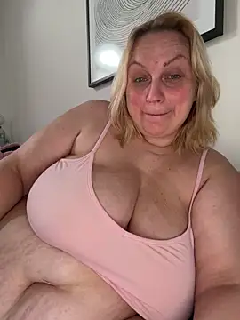 BBW Nora online show from June 17, 8:28 am