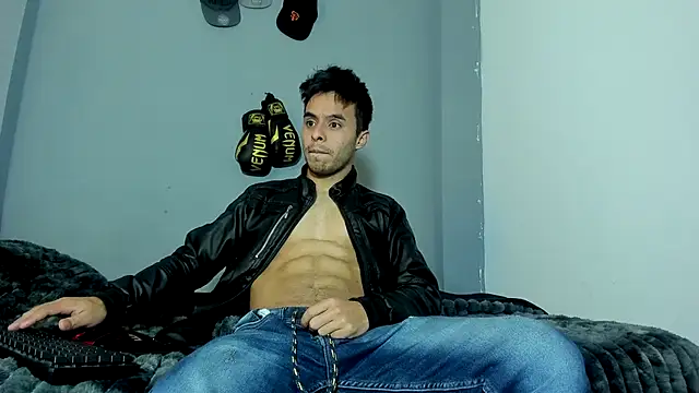 Snapshot of x_Harold_x_ chatting on November 24, 9:58 pm x Harold x online show from November 24, 9:58 pm