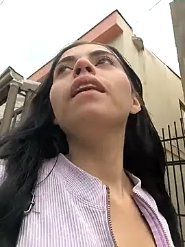 i am nina  online show from February 9, 4:18 pm