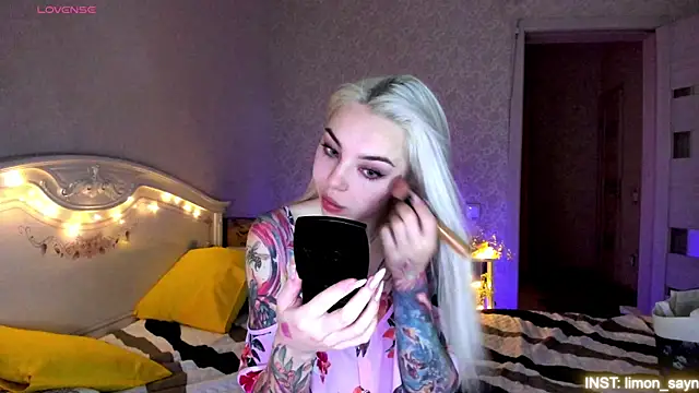 LillyMoure  online show from July 7, 10:58 pm