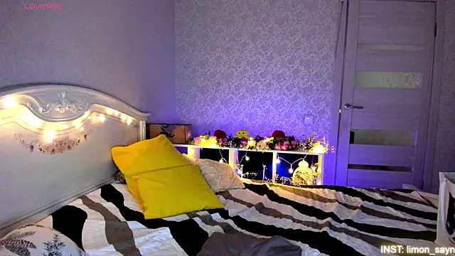 LillyMoure  online show from July 21, 11:51 pm
