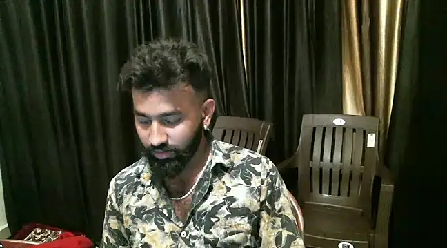 Snapshot of indian2 chatting on December 22, 11:11 am indian2 online show from December 22, 11:11 am