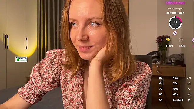 Snapshot of RedFires chatting on December 5, 9:06 am RedFires online show from December 5, 9:06 am