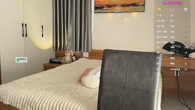 Snapshot of RedFires chatting on February 5, 7:50 am RedFires online show from February 5, 7:50 am