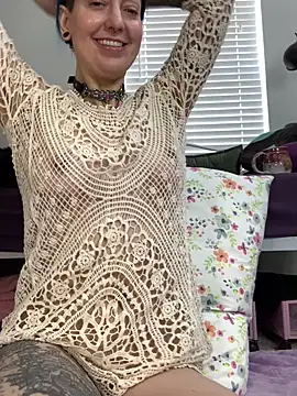 MissCumberdale online show from January 10, 6:20 pm