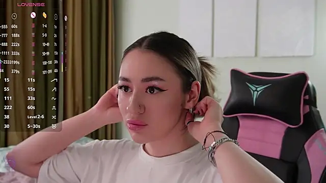 Fiona-Love online show from November 5, 3:23 pm