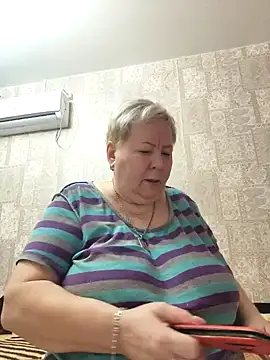 EffectFiona online show from March 10, 10:45 pm