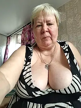 EffectFiona online show from October 2, 4:19 am