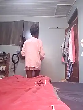 Snapshot of Prettybecs chatting on December 15, 9:02 am Prettybecs online show from December 15, 9:02 am