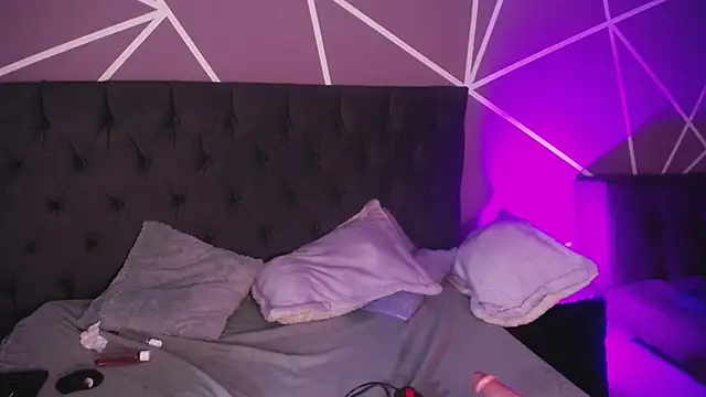 Miss Loise online show from March 18, 6:59 pm