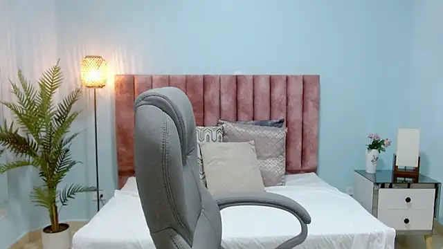 sophia hadid online show from November 12, 9:03 pm