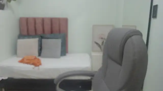 sophia hadid online show from March 4, 12:11 pm