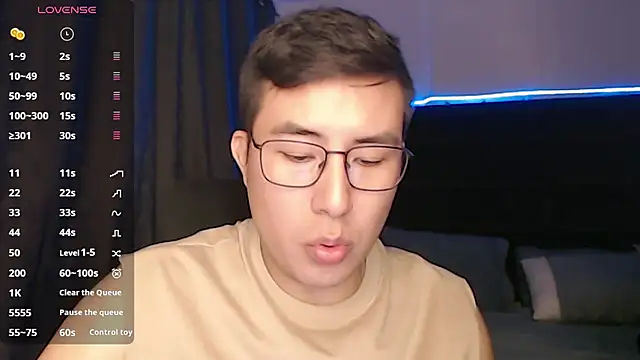 andrewmhilton  online show from September 28, 6:19 am