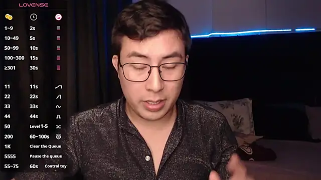 andrewmhilton  online show from November 18, 7:13 am